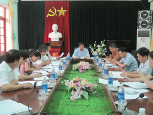 Đồng chí Trần Đăng Ninh, Phó Chủ tịch UBND tỉnh làm việc với lãnh đạo huyện Kim Bôi về kết quả thực hiện công tác cấp GCN QSD đất.